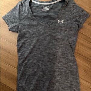 Under Armour Women's XS Gray V-Neck Running Top - Heat Gear